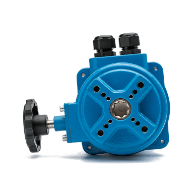 Как электрический привод с червячной передачей играет роль в очистке воды?